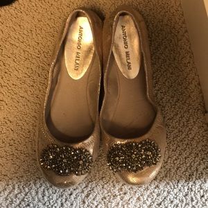 Antonio Melani gold flats size 9. Only worn once